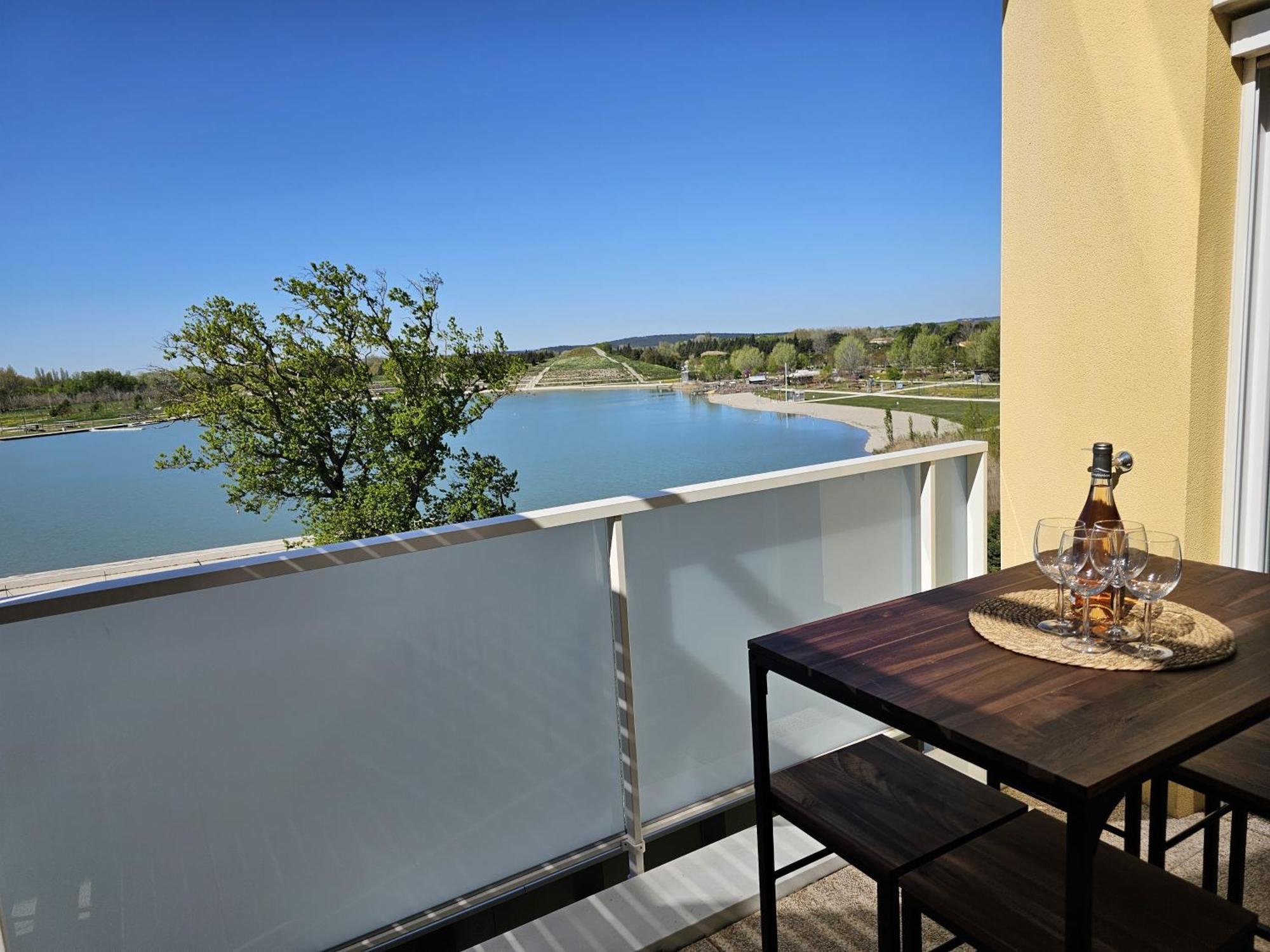 Lakeside Provence - Appartement Classe 4 Etoiles, Vue Sur Le Lac, Parking Sous-Sol, Double Clim Monteux Exterior foto