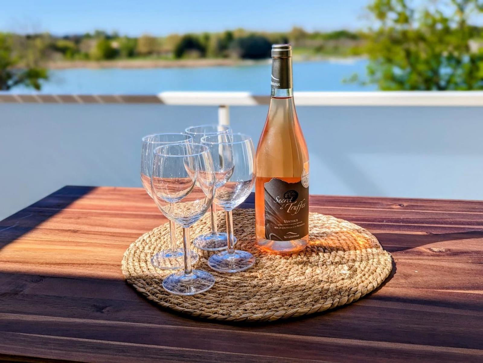 Lakeside Provence - Appartement Classe 4 Etoiles, Vue Sur Le Lac, Parking Sous-Sol, Double Clim Monteux Exterior foto