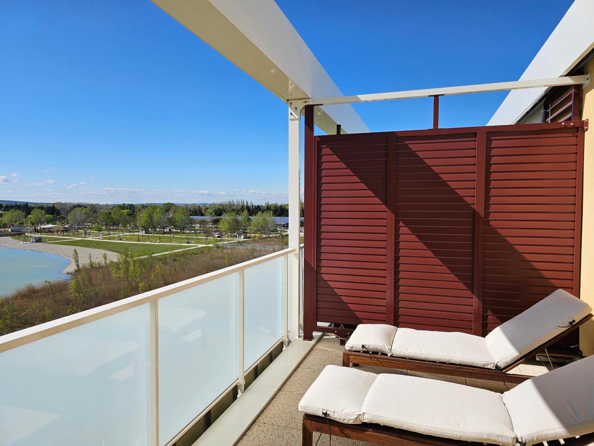 Lakeside Provence - Appartement Classe 4 Etoiles, Vue Sur Le Lac, Parking Sous-Sol, Double Clim Monteux Exterior foto