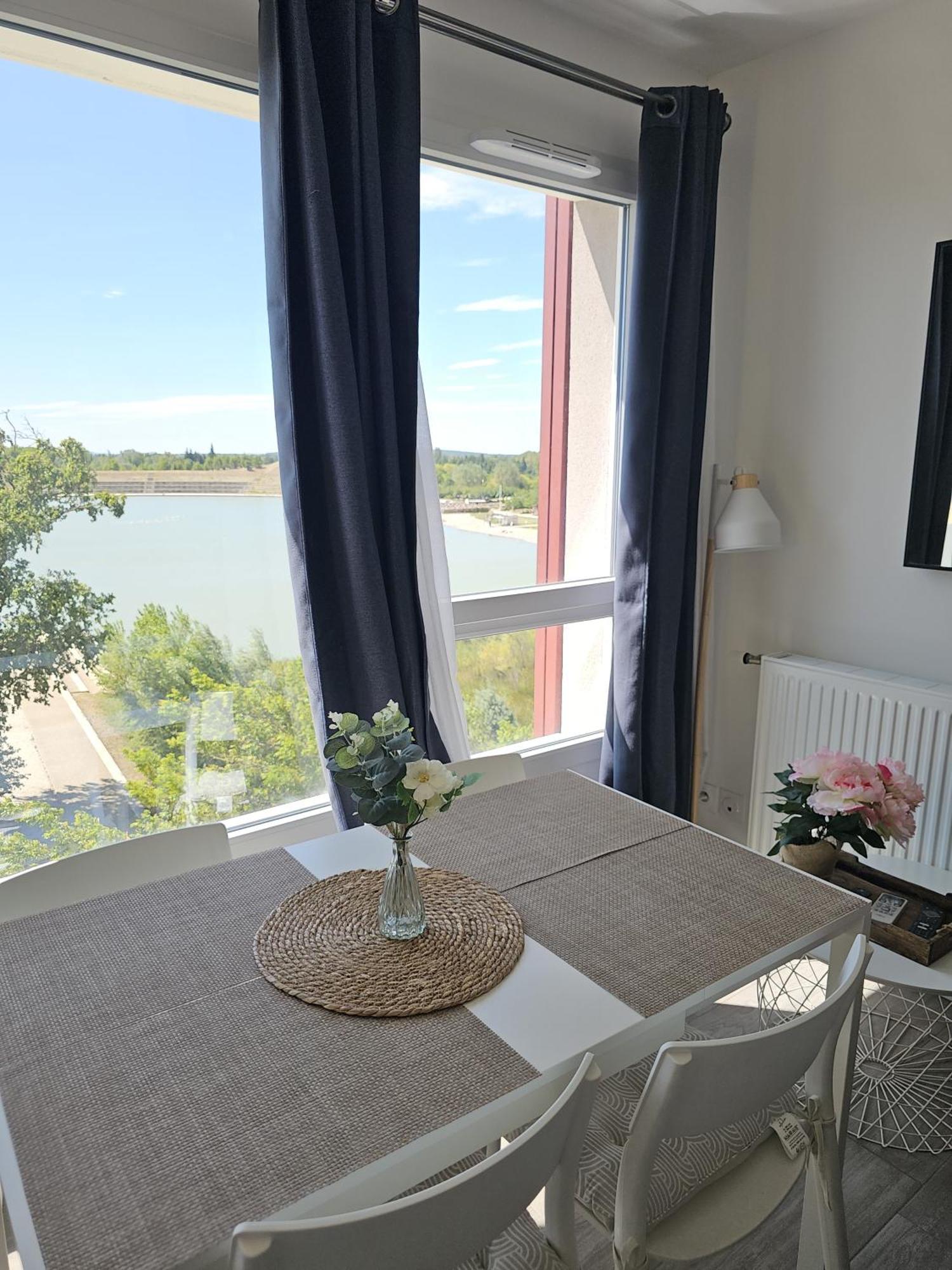 Lakeside Provence - Appartement Classe 4 Etoiles, Vue Sur Le Lac, Parking Sous-Sol, Double Clim Monteux Exterior foto